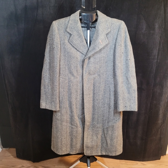 Classic Gray Herringbone Coat - Picture 3 of 16